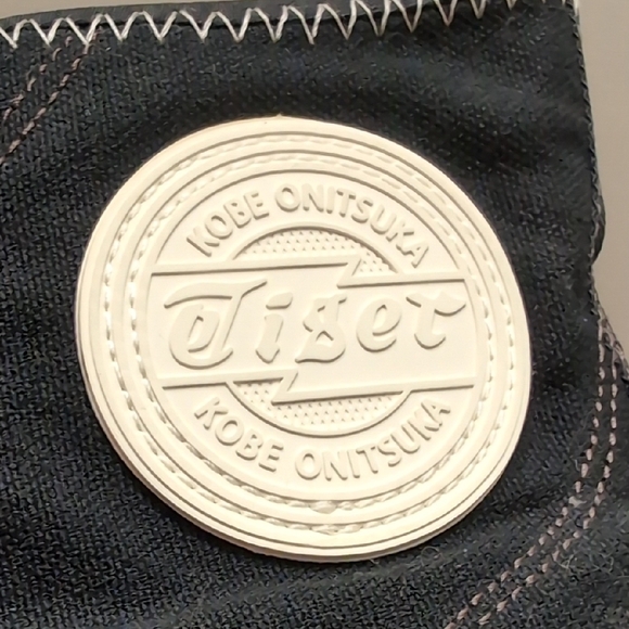 Onitsuka Tiger "Kobe" Chuck Taylor Style Sneakers - Picture 4 of 8